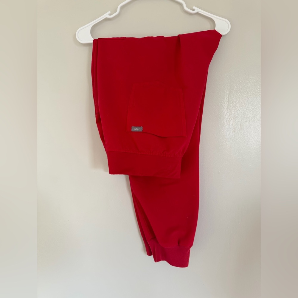 Figs XL Women’s Pop Red Joggers